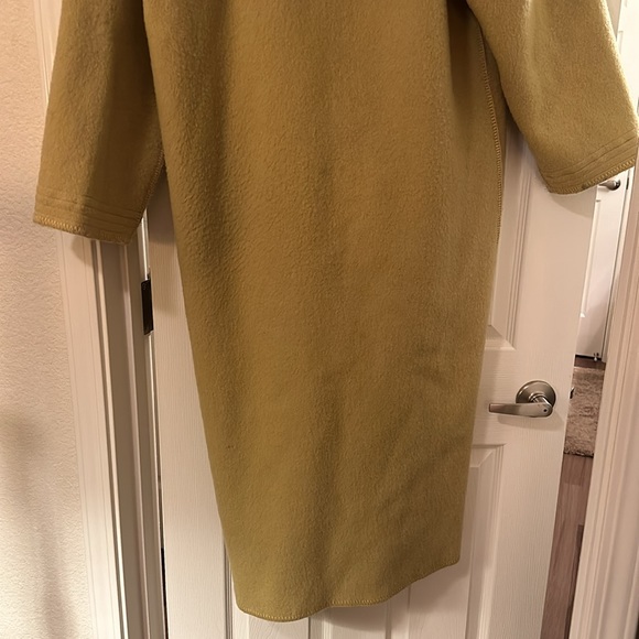 Full length Laparka wool coat with removable fur hood and shoulder pads - Picture 7 of 13